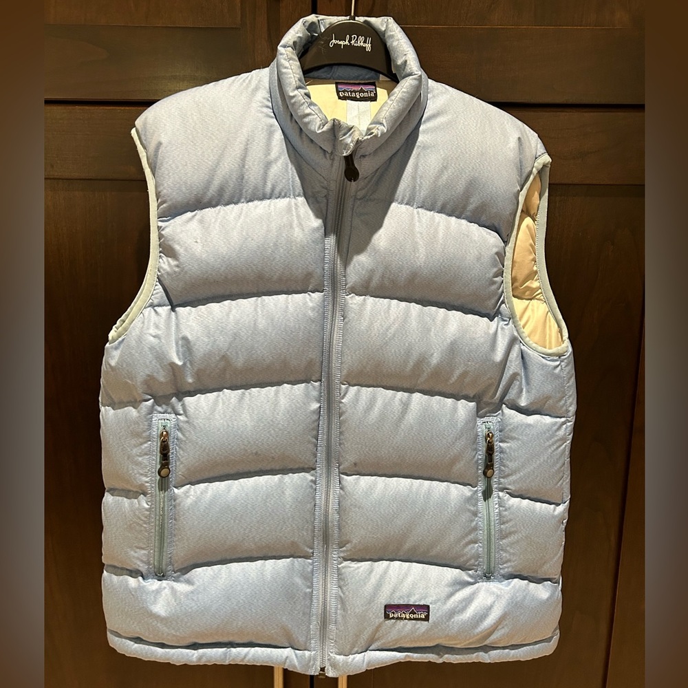 Patagonia Womans puffer vest size US M